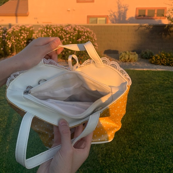 Handbag - Picture 3 of 4